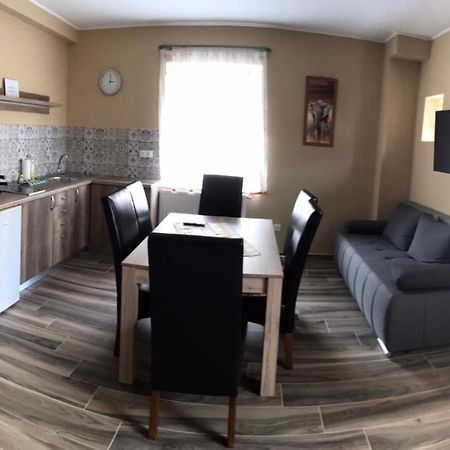 Adrienn Apartman Sárvár Extérieur photo