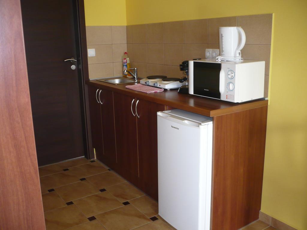 Appartement Adrienn Apartman à Sárvár Extérieur photo