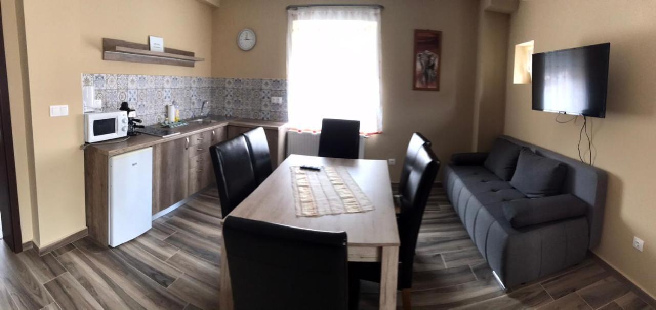 Adrienn Apartman Sárvár Extérieur photo